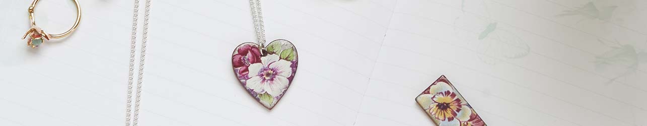 'Love Stories ' - Romantic jewellery gifts - heart pendants, lockets and keys for your loved one 'Love Stories ' - Romantic jewellery gifts - heart pendants, lockets and keys for your loved one