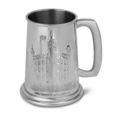Tower of London engraved half pint English pewter tankard