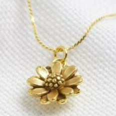 18ct gold plated daisy pendant necklace